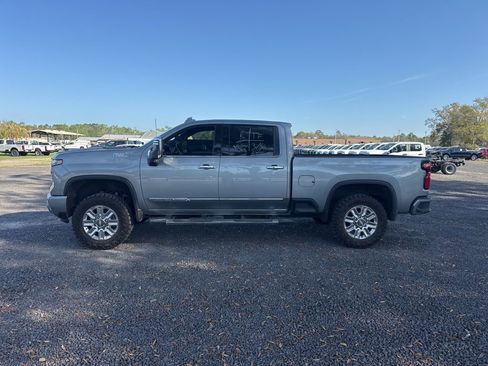 Used 2025 Chevrolet Silverado 2500 High Country w/ High Country Premium Package image 2
