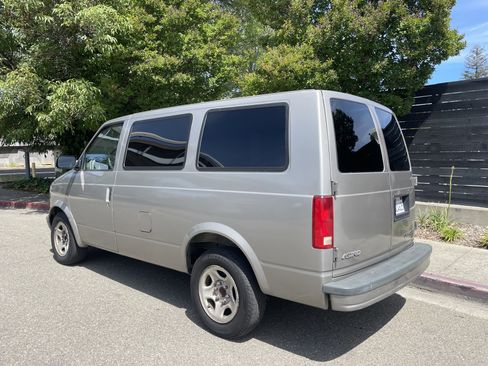 Used 2003 Chevrolet Astro RWD image 12
