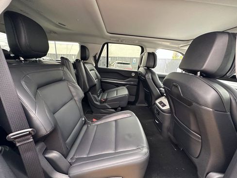 New 2026 Lincoln Navigator Reserve AWD/4WD image 25