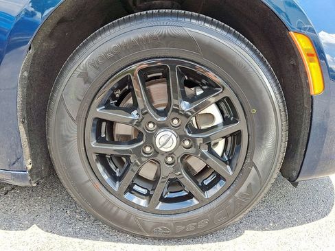 Certified 2023 Chrysler Pacifica Touring-L FWD image 8