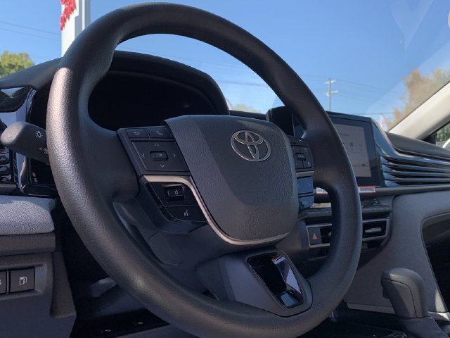 Used 2026 Toyota Camry LE w/ Convenience Package FWD image 19