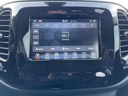 Certified 2020 Jeep Compass Latitude image 32