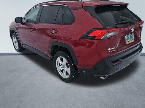 Used 2020 Toyota RAV4 LE w/ Carpet Mat Package image 5