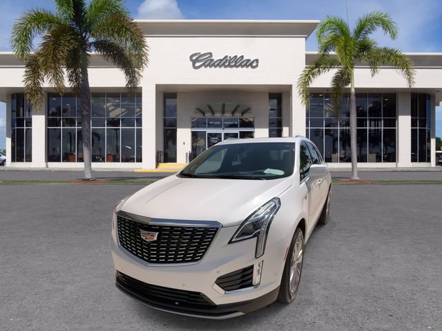 Certified 2024 Cadillac XT5 Premium Luxury w/ Technology Package FWD image 5