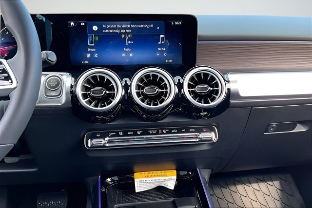 Certified 2026 Mercedes-Benz GLB 250 4MATIC image 9