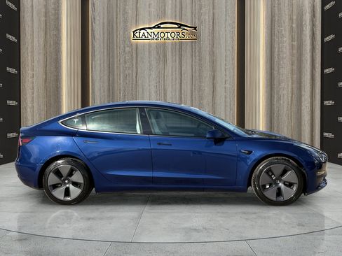 Used 2021 Tesla Model 3 Standard Range Plus image 9