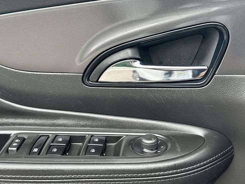 Used 2021 Buick Encore Preferred w/ Safety Package FWD image 29