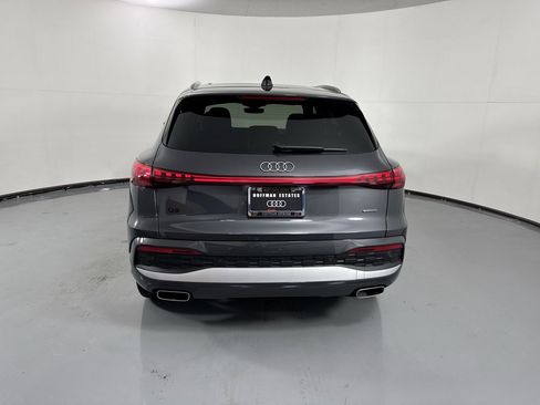 Used 2025 Audi Q5 Premium Plus w/ Premium Plus AWD/4WD image 32