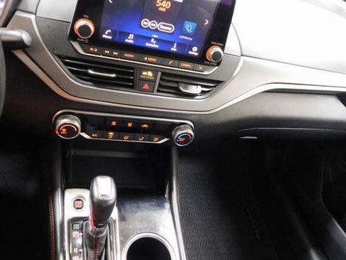 Used 2024 Nissan Altima 2.5 SR image 32