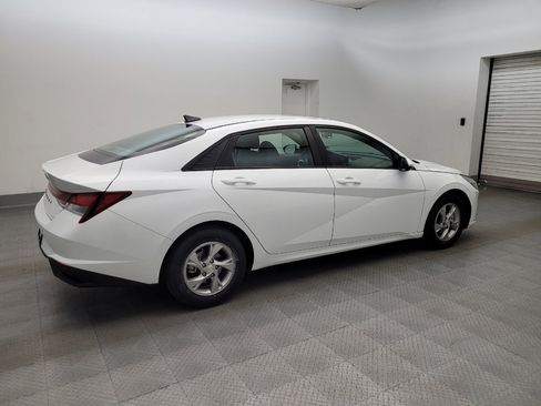 Used 2021 Hyundai Elantra SE w/ Cargo Package FWD image 10