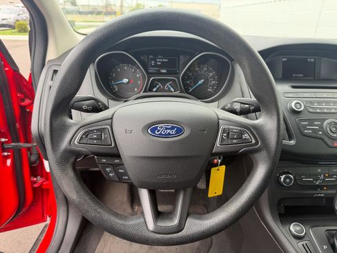 Used 2016 Ford Focus SE FWD image 11