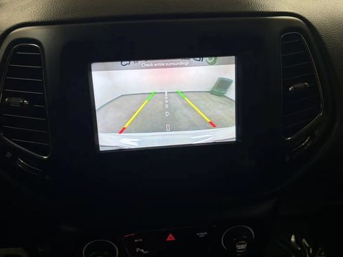 Used 2018 Jeep Compass Sport w/ Tech Group FWD image 14