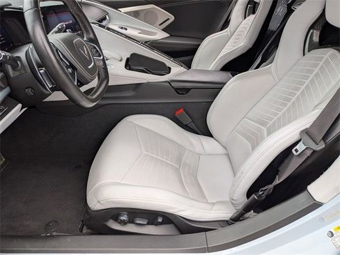 Used 2021 Chevrolet Corvette Stingray w/ Z51 Performance Package image 11