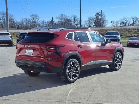 New 2026 Chevrolet Trax RS w/ Sunroof Package image 23