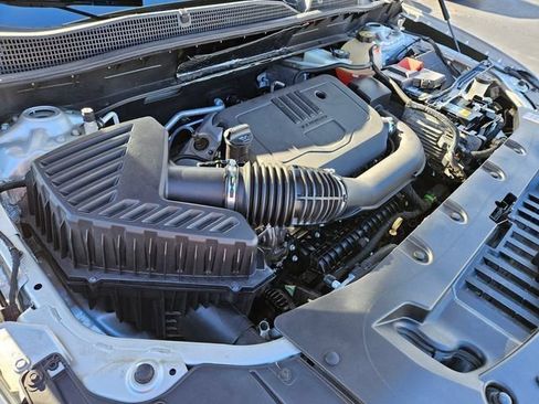 Used 2021 Chevrolet Blazer Premier w/ Driver Confidence II Package FWD image 20