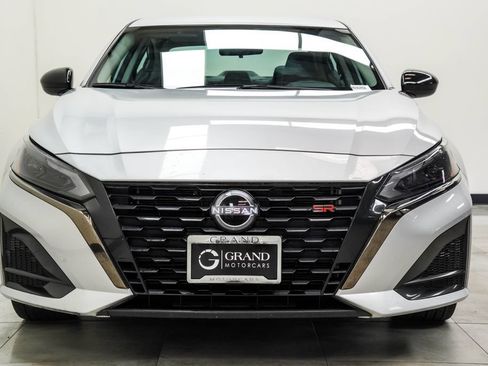 Used 2024 Nissan Altima 2.5 SR FWD image 6