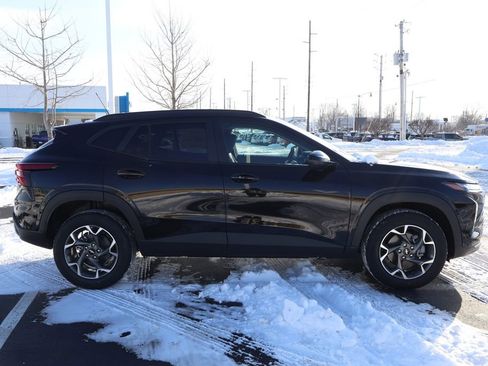 New 2026 Chevrolet Trax LT w/ Driver Confidence Package image 9