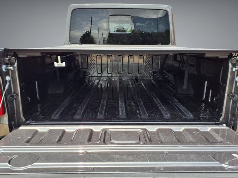 Used 2025 Jeep Gladiator Sport AWD/4WD image 10