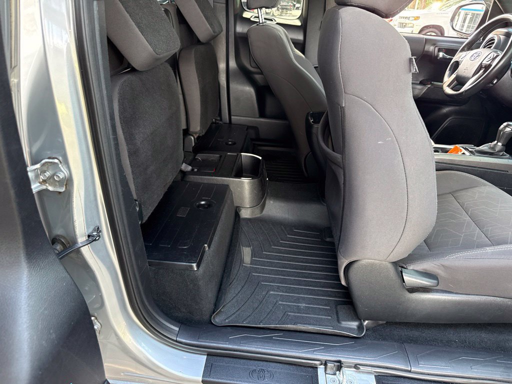 Used 2017 Toyota Tacoma TRD Off-Road w/ Tow Package AWD/4WD image 19