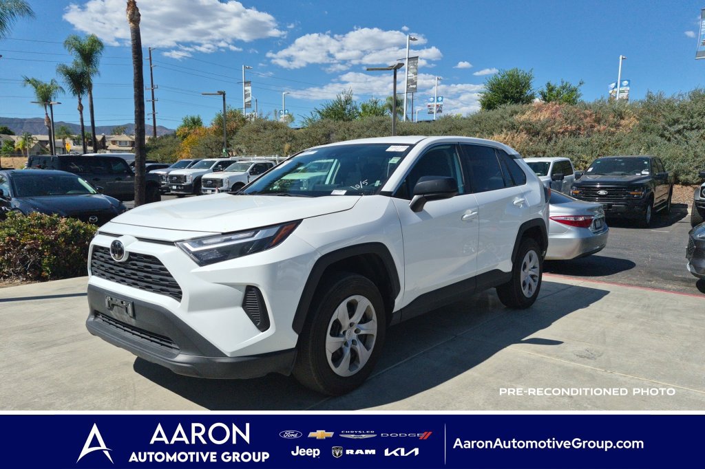 Used 2025 Toyota RAV4 LE AWD/4WD image 1