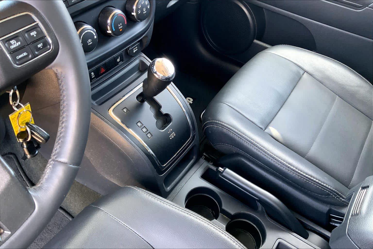 Used 2016 Jeep Patriot High Altitude FWD image 15