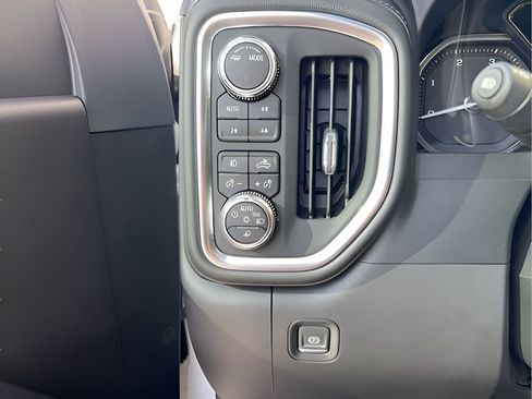 Used 2022 GMC Sierra 3500 Denali AWD/4WD image 20