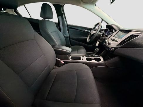 Used 2017 Chevrolet Cruze LS FWD image 22