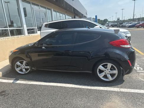 Used 2014 Hyundai Veloster FWD image 1