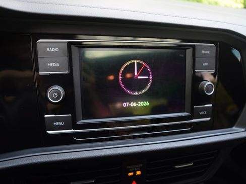 Used 2020 Volkswagen Jetta R-Line FWD image 9