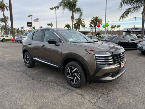 New 2026 Nissan Kicks SV image 1