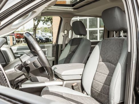 Used 2019 RAM 1500 Classic SLT w/ Black Appearance Group image 7