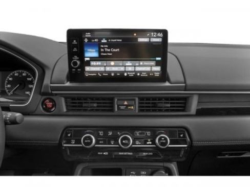 Used 2025 Honda Pilot Touring image 10