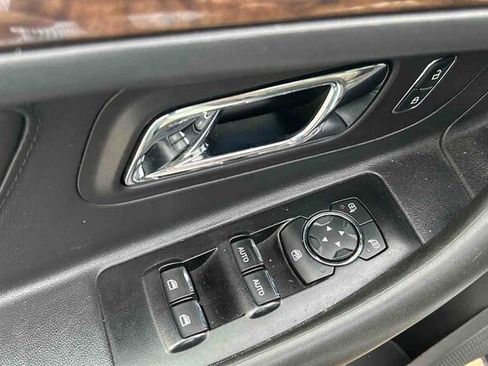 Used 2018 Ford Taurus Limited FWD image 14