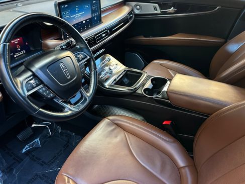 Used 2023 Lincoln Nautilus Reserve w/ Equipment Group 202A image 9