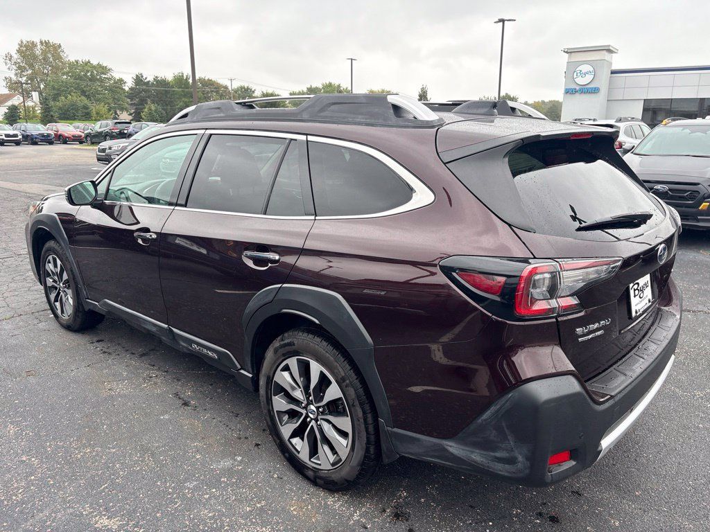 Certified 2023 Subaru Outback Touring AWD/4WD image 5