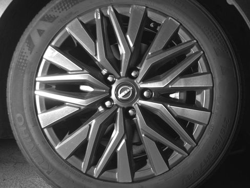 Used 2025 Nissan Altima 2.5 SV FWD image 13