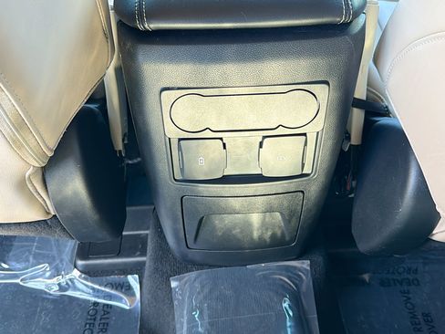 Used 2022 Ford Explorer XLT w/ Equipment Group 202A image 20