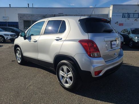 Used 2022 Chevrolet Trax LS w/ Tint and Cruise Package image 3
