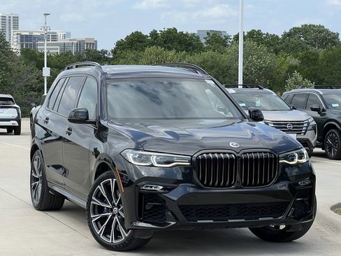 Used 2022 BMW X7 M50i w/ Cold Weather Package AWD/4WD image 2