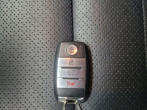 Used 2017 Kia Sorento EX image 32