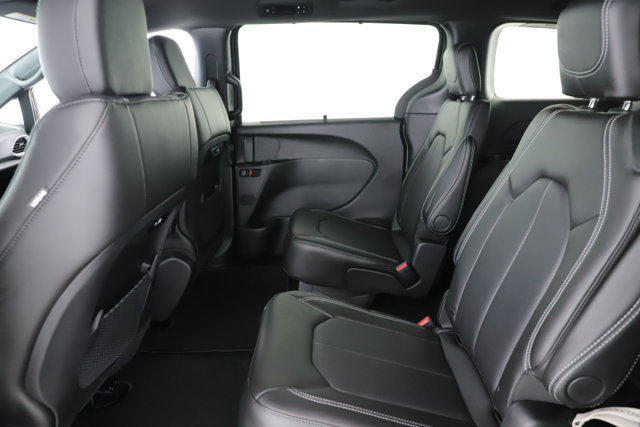 New 2027 Chrysler Pacifica Select FWD image 27