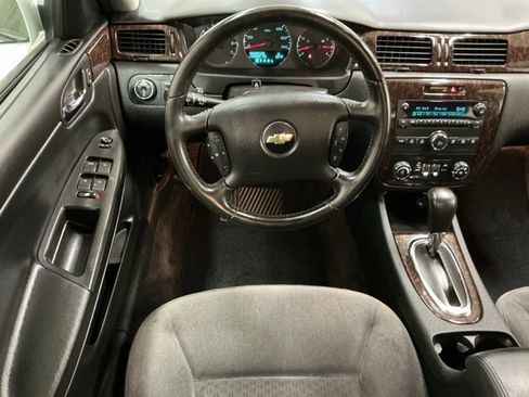 Used 2014 Chevrolet Impala LT w/ LT Sunroof Package image 11