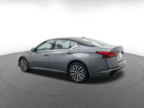 Used 2025 Nissan Altima 2.5 SV FWD image 5