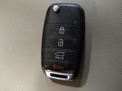 Used 2018 Kia Sorento FWD image 32