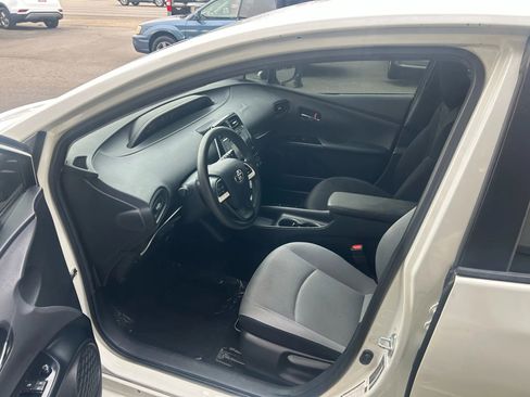 Used 2016 Toyota Prius Two image 3