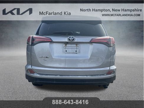 Used 2018 Toyota RAV4 LE image 5