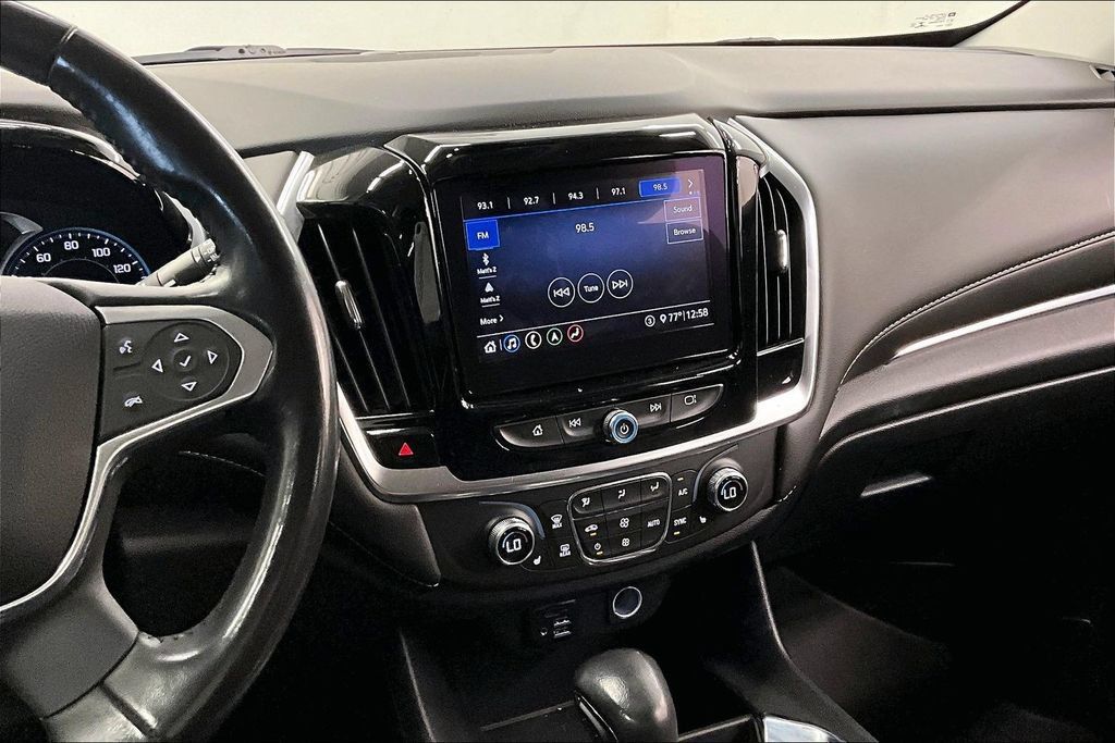 Used 2021 Chevrolet Traverse RS FWD image 5