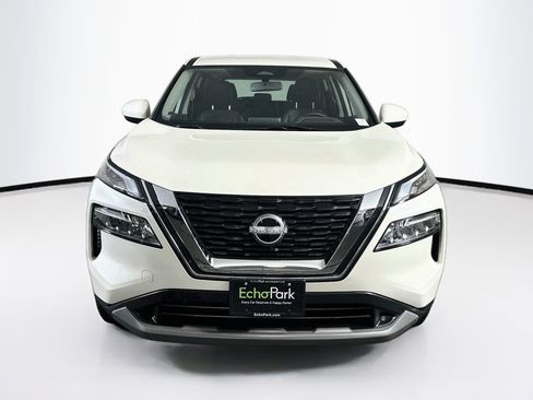 Used 2023 Nissan Rogue SV FWD image 2