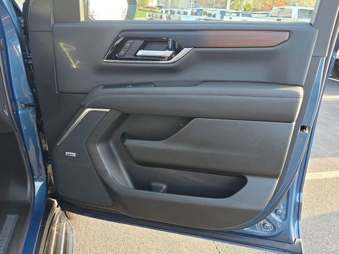 New 2026 GMC Yukon XL Denali w/ Advanced Technology Package image 36