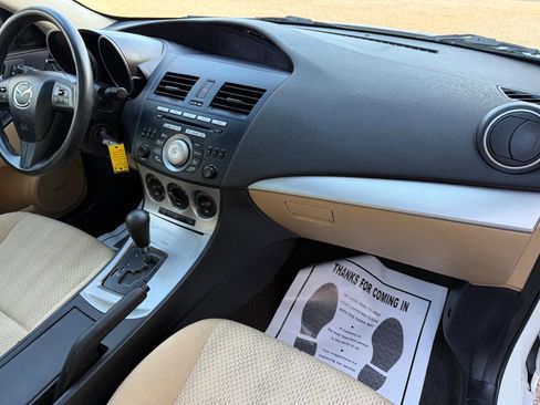 Used 2011 MAZDA MAZDA3 i Touring image 19